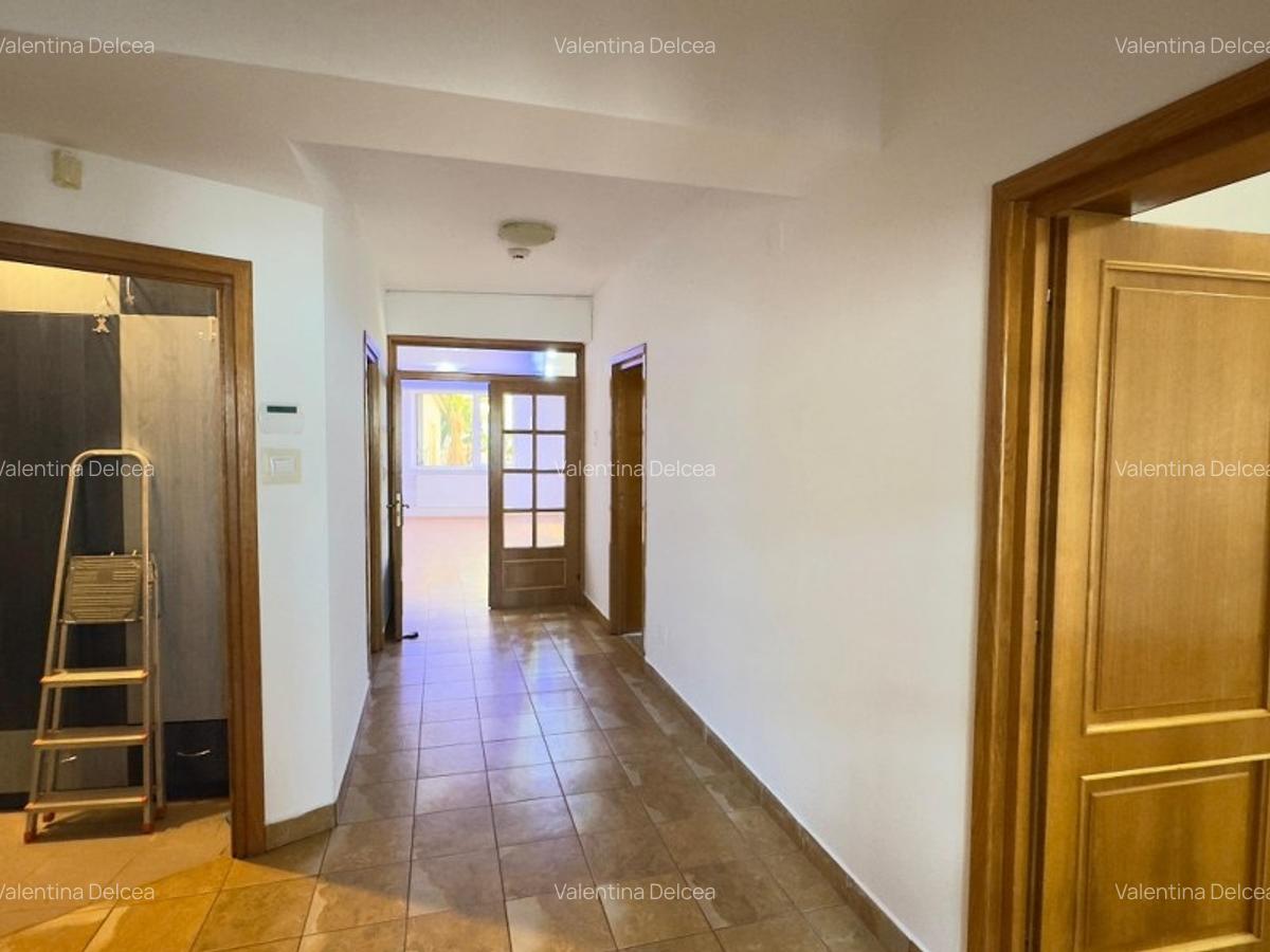Vila spatioasa  ideal birouri langa  Casa Poporului - 14