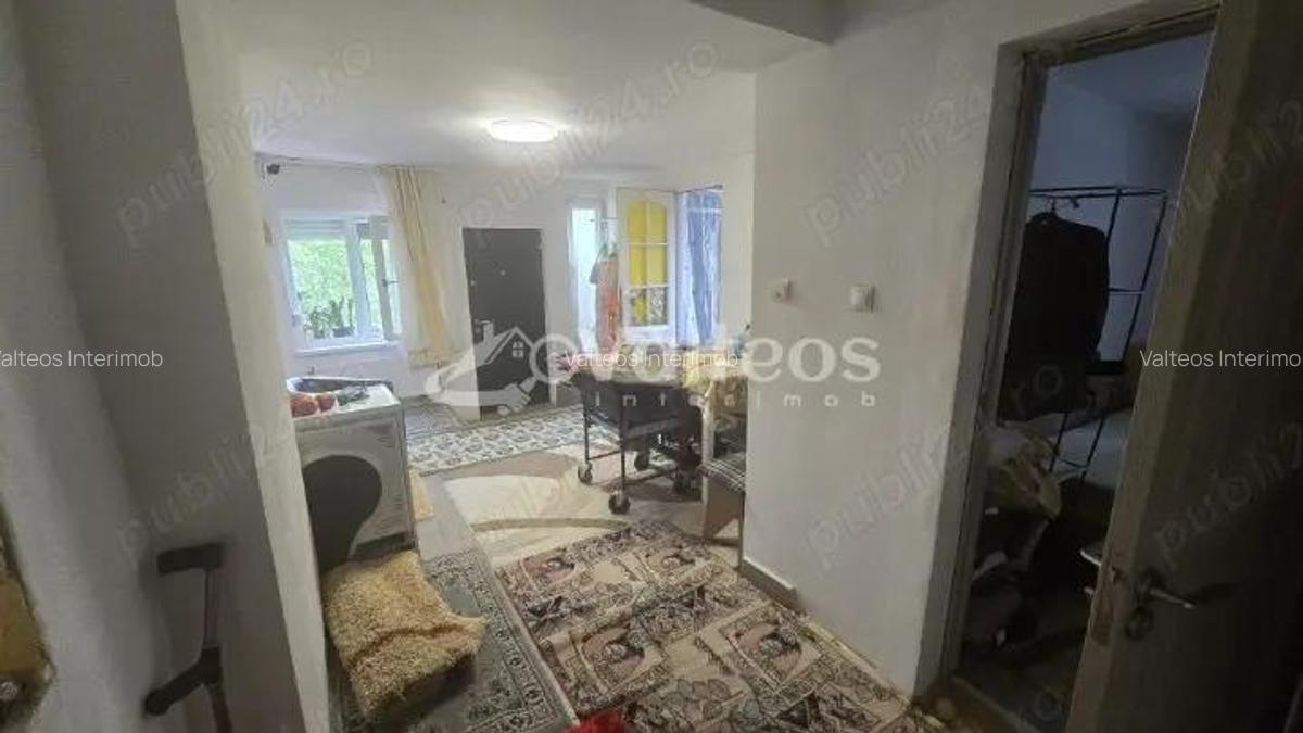 Resita, de vanzare casa, doua corpuri, teren 5800 mp, - 1 Resita, de vanzare casa, doua corpuri, teren 5800 mp, - 1