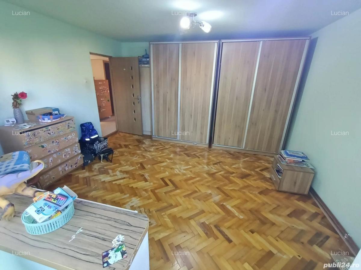 Proprietar,Aradului-Piata Verde,Cu Centrala+Clima,Decomandat,Modelul Mare,Pe 2 Parti - 3