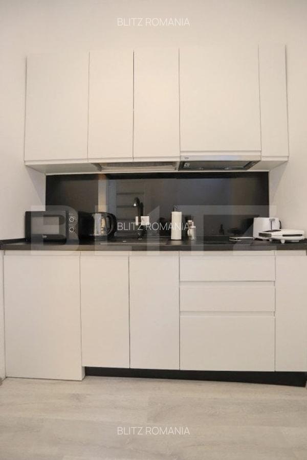 3 apartamente de vanzare, cu 5 camere, 92 mp, zona ultracentrala, Oradea - 17