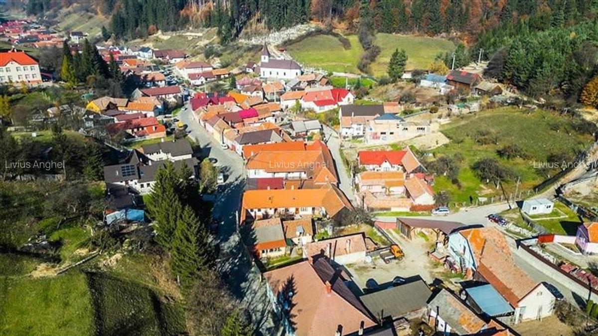 Resedinta traditionala saseasca restaurata, situata in inima localitatii - FILM! - 37