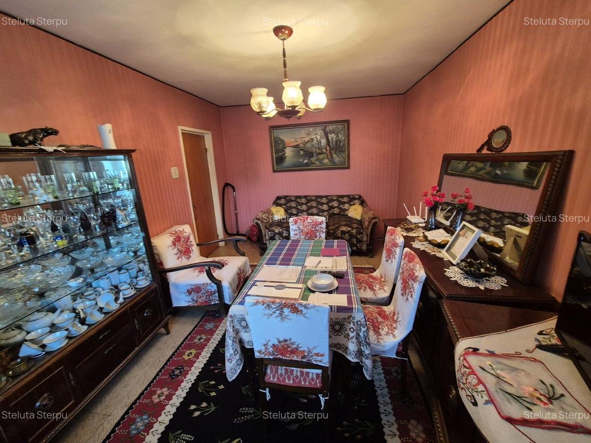 Apartament cu 3 camere decomandat în 1 Mai - 2