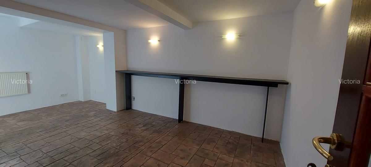 P-ta Alba iulia -strada cu Magnolii,5 camere,renovata,libera,vila eleganta - 15