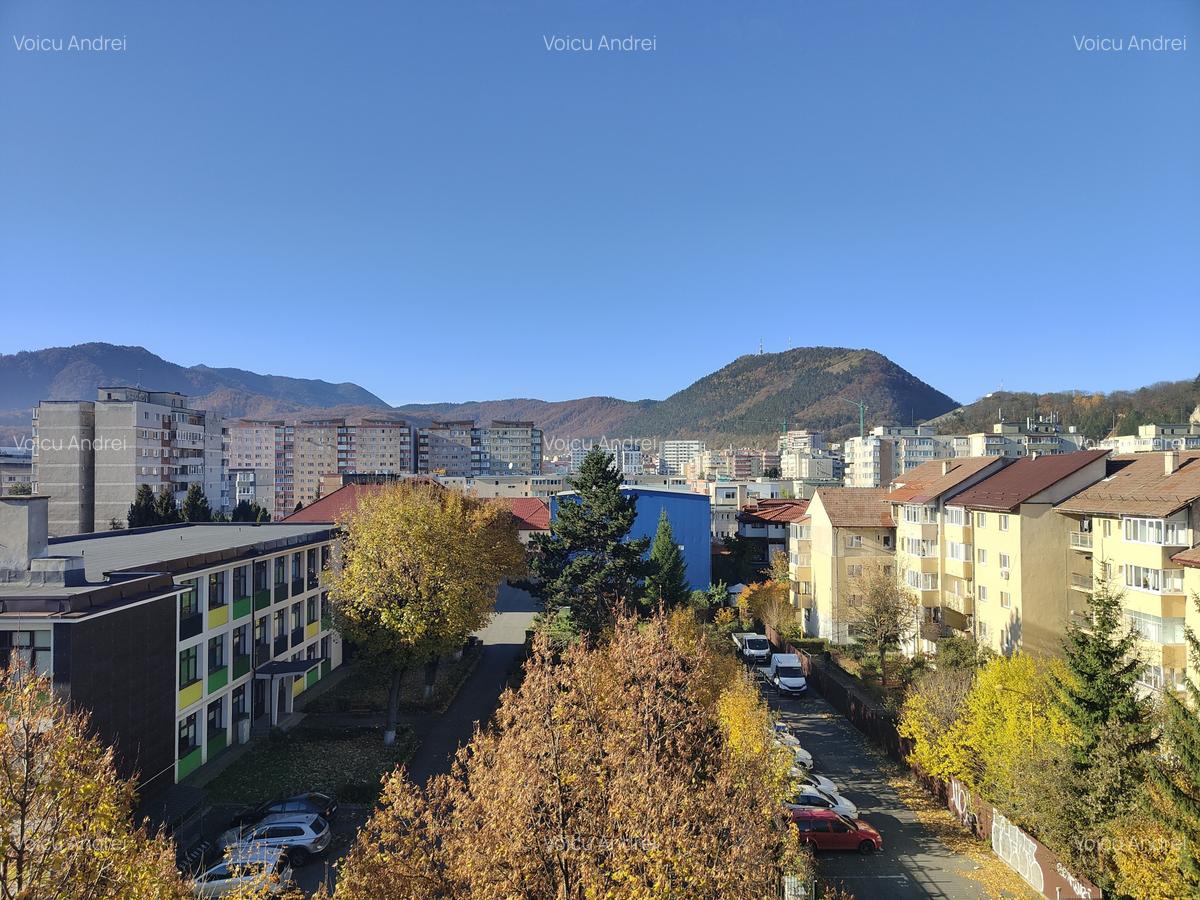 Ciucas--Spatiu birouri 260 mp compartimentat ,parcare ,liber - 2