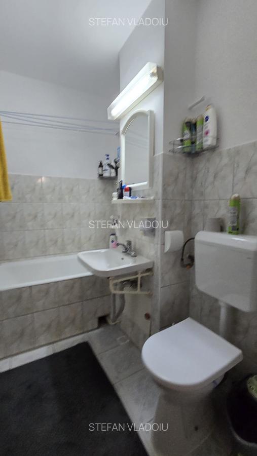 Apartament de 3 camere, decomandat, zona Tractorul . Aluminiului/ independentei - 7