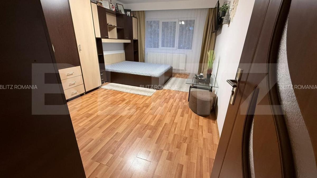 Apartament de vanzare, cu 2 camere, decomandate - 2