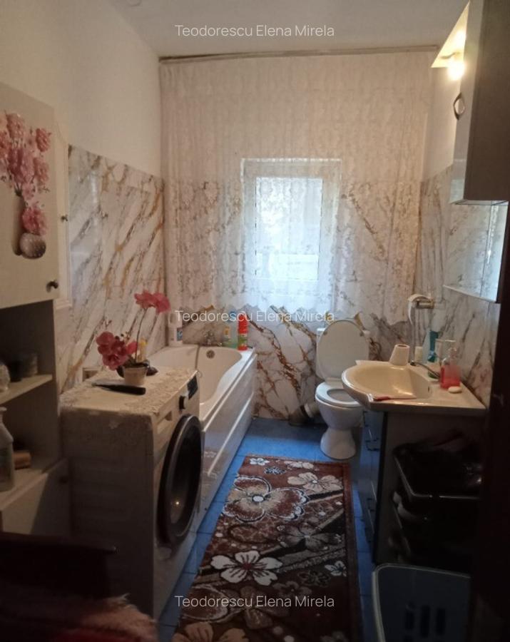 2 case in aceea?i curte Smardan, Galati - 9