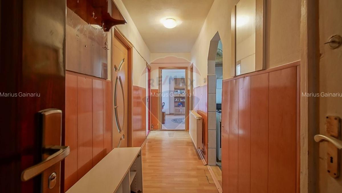 Apartament cu 4 camere, Brasov, Str. Fundaturii (aproape de aeroport) - 2