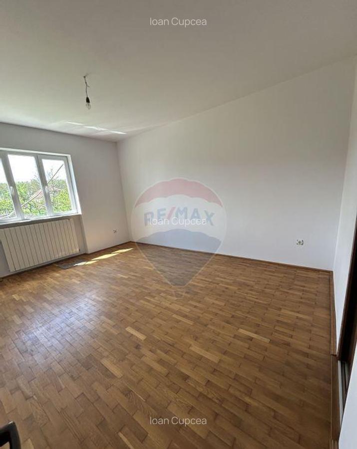 Casa cu 5 camere finisata si 10.400 m2 teren de vanzare... - 14 Casa cu 5 camere finisata si 10.400 m2 teren de vanzare... - 14