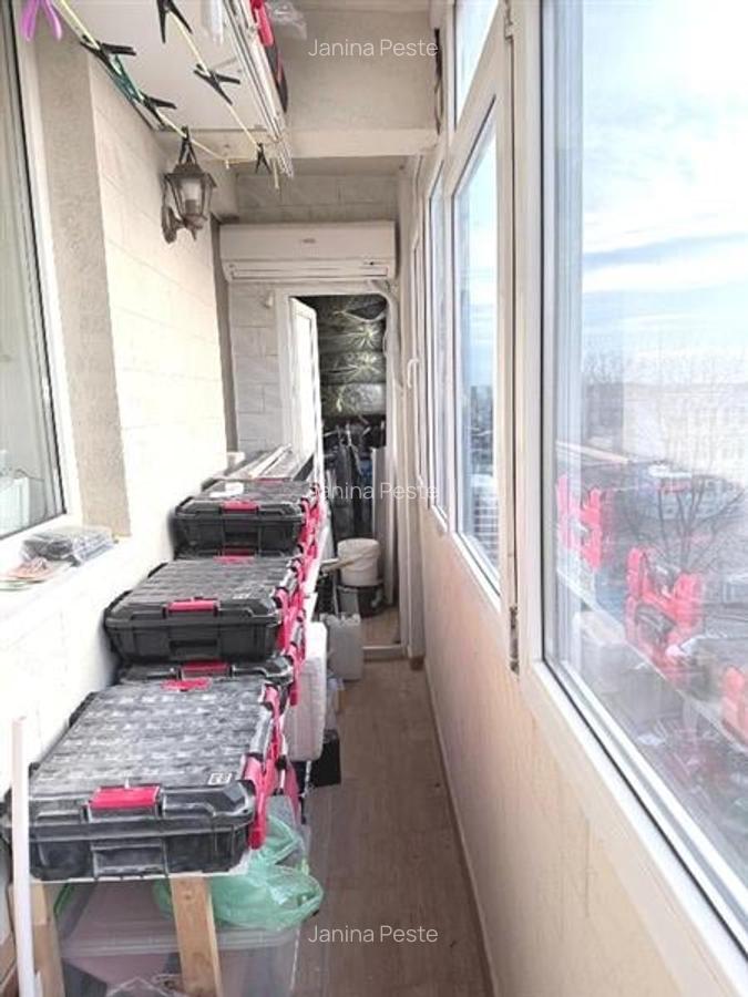 Vanzare 3 camere decomandat - 2 gr sanitare - Drumul Taberei - Metrou Raul Doamn - 10