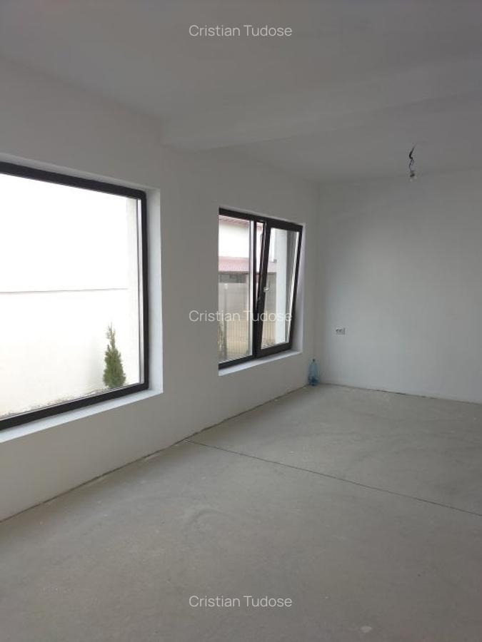 Casă cu 4 camere în Mioveni - 4