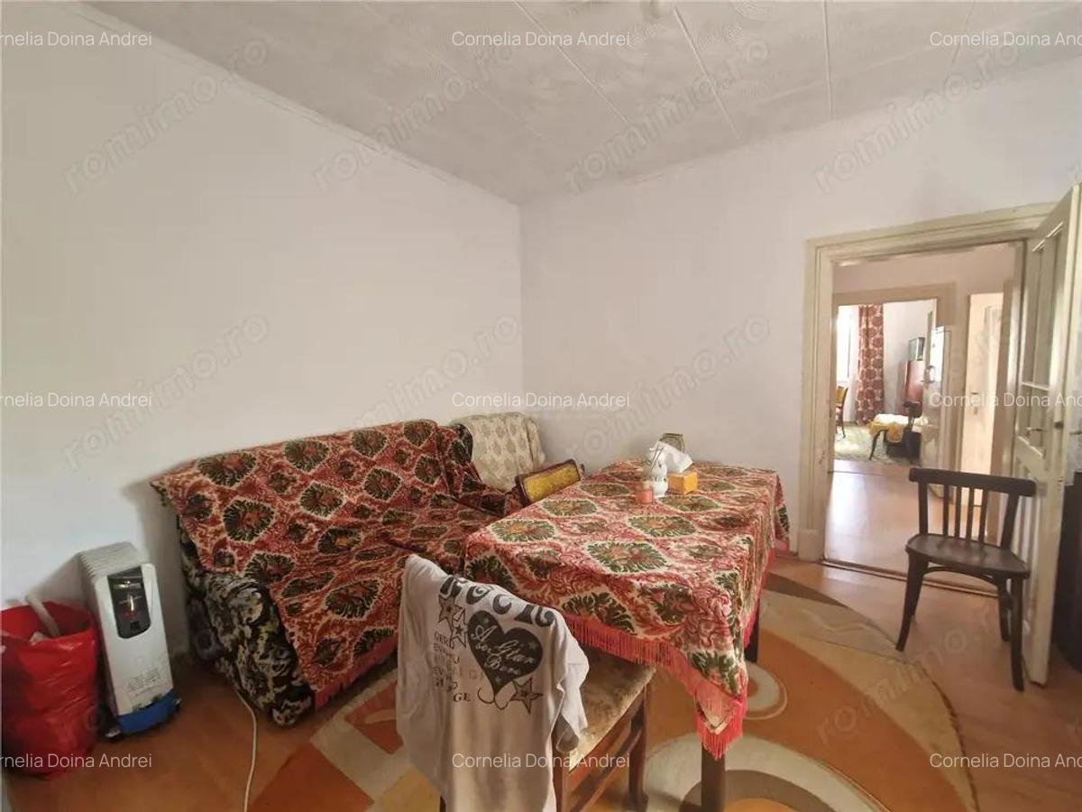 Casa pe sol, teren 386 mp, pretabila - locuinta, birouri, clinica - 3