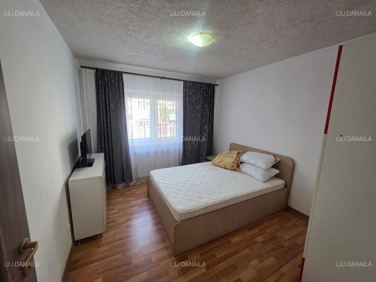 Inchiriez apartament 3 camere central - 9