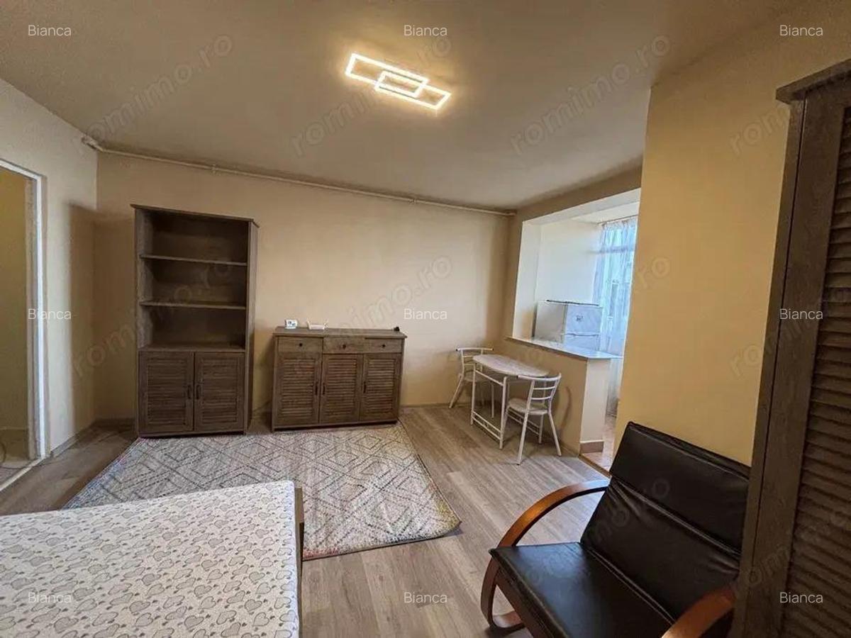 Inchiriez ap.o camera, et.3, suprafata utila de 32 mp. - 1