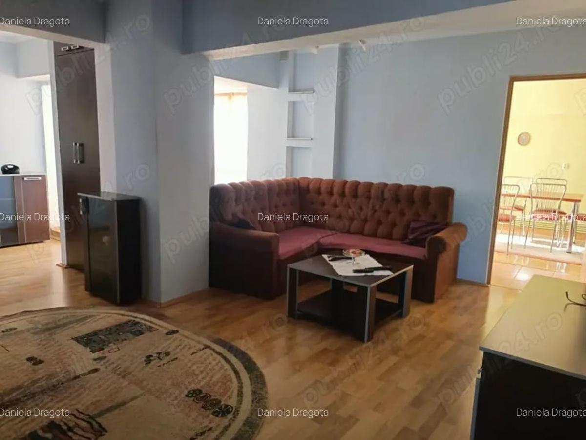 Apartament 3 camere,  decomandate,  zona Central - 2