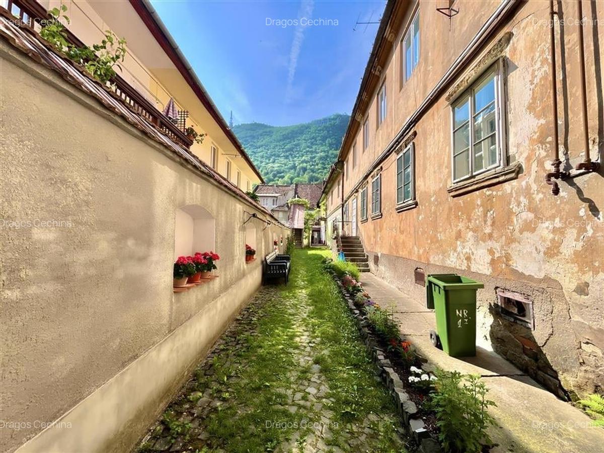 Apartament cu 2 Camere Ultracentral langa Piata Sfatului - 2