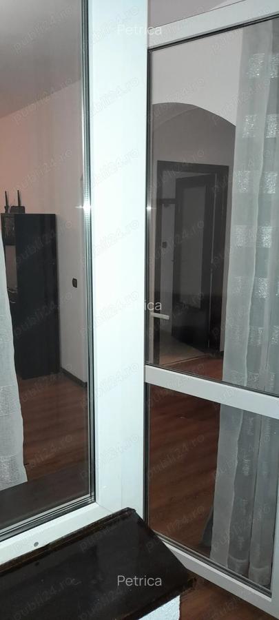 Inchiriez garsoniera la 500m de metrou - 9