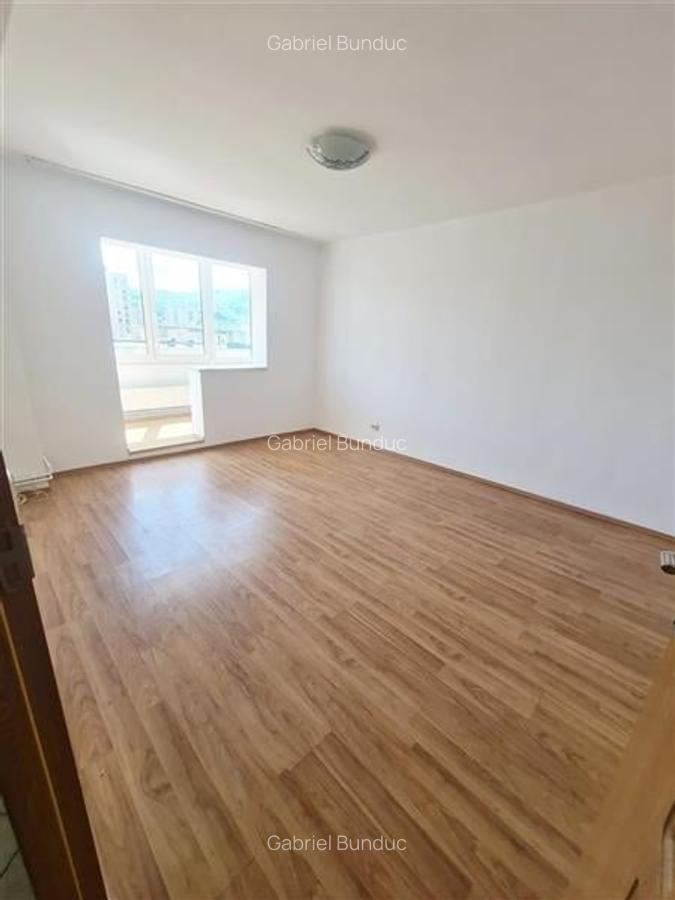 Apartament cu 4 camere decomandat, mobilat în Griviței - 9