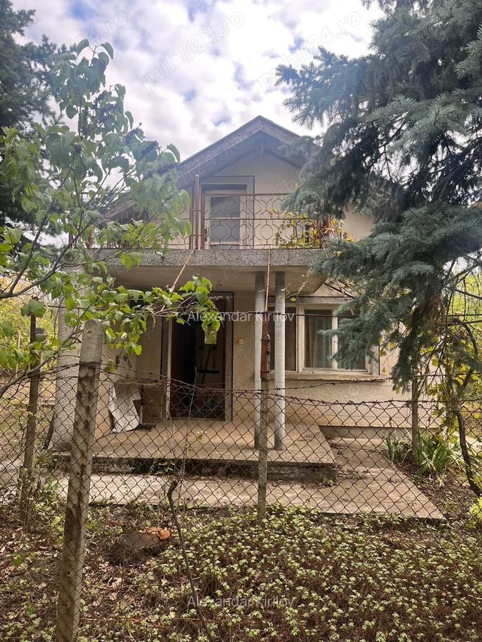 Vila cu teren de vanzare la doar 5 km de Ruse - 1