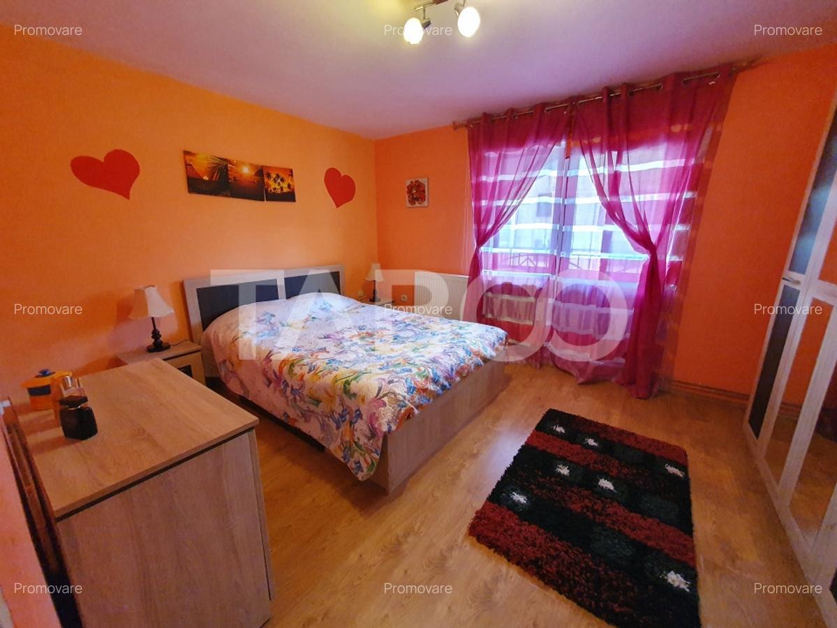 Casa individuala cu 7 camere 2 fronturi 1000 mp teren in Sura Mare - 13