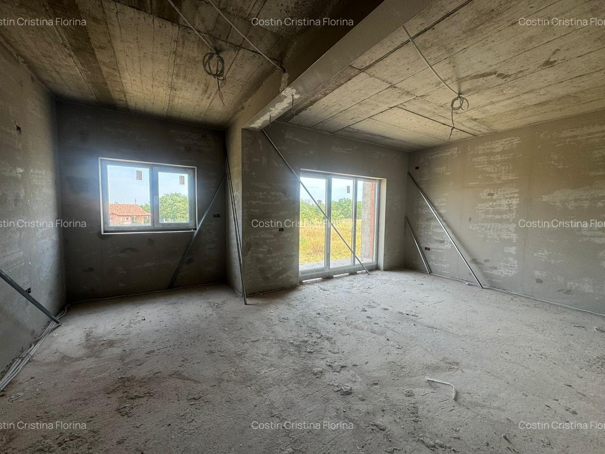Apartament cu 2 camere semidecomandat în Moșnița Nouă - 3
