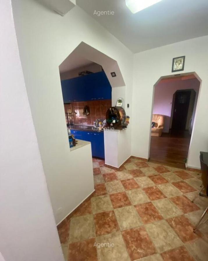 Bdul.1 Decembrie 1918.Apartament 3 camere. - 5