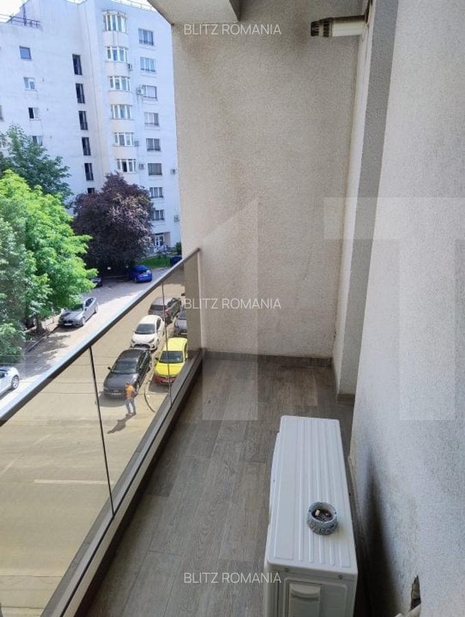 Apartament de vanzare, cu 2 camere, 67 mp, zona Cal. Calarasilor - 17