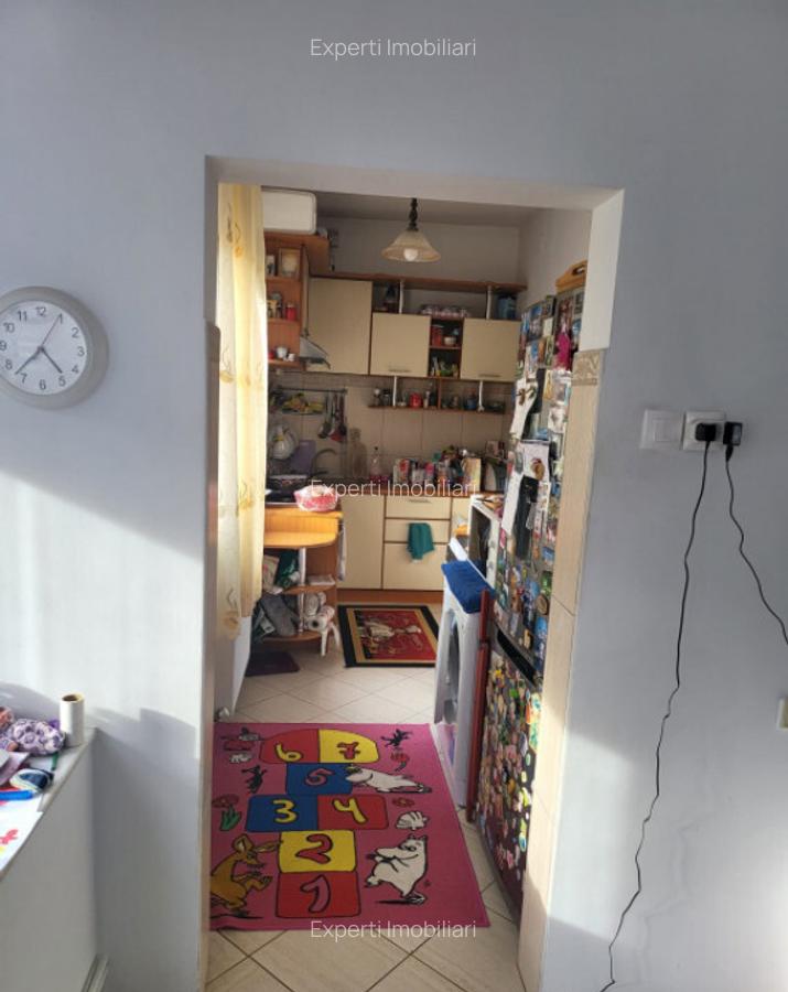 Casa situata in zona Bratianu din caramida - 11