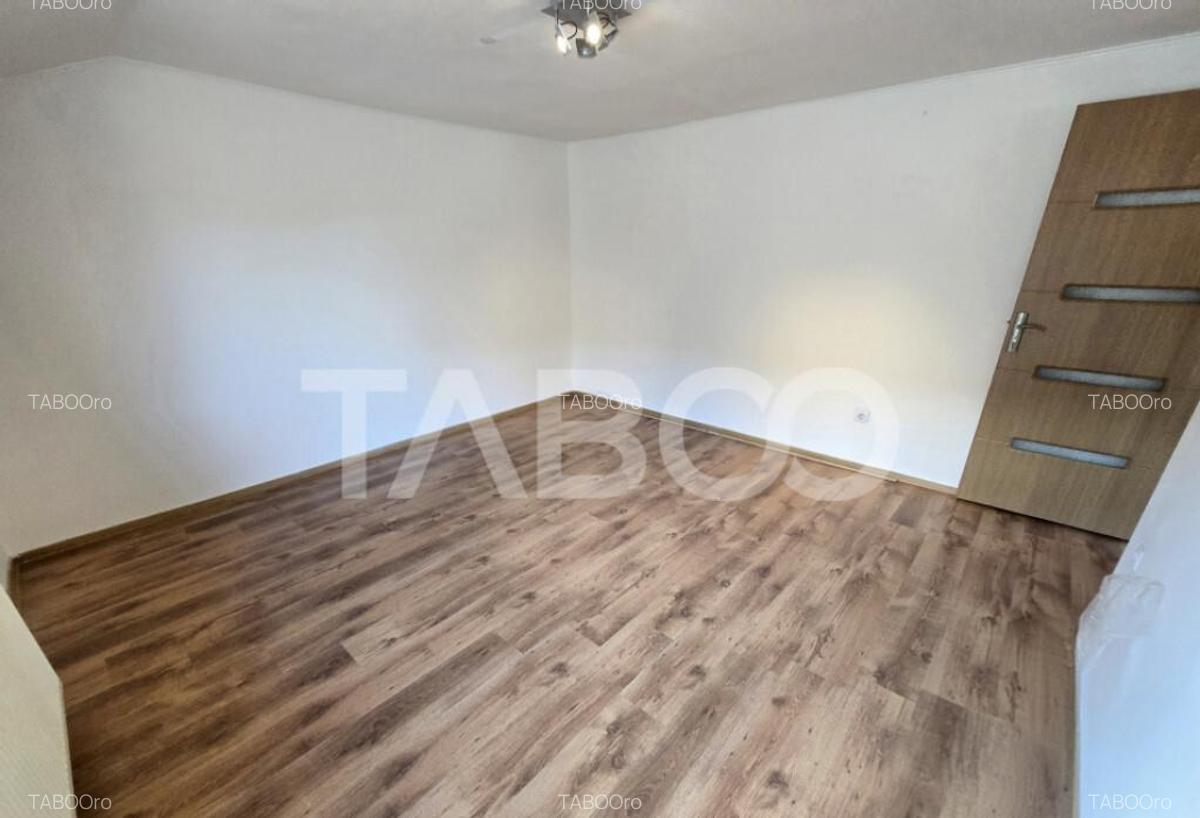 Casa de vanzare cu 6 camere 2 parcari curte libera 200 mp in - 13