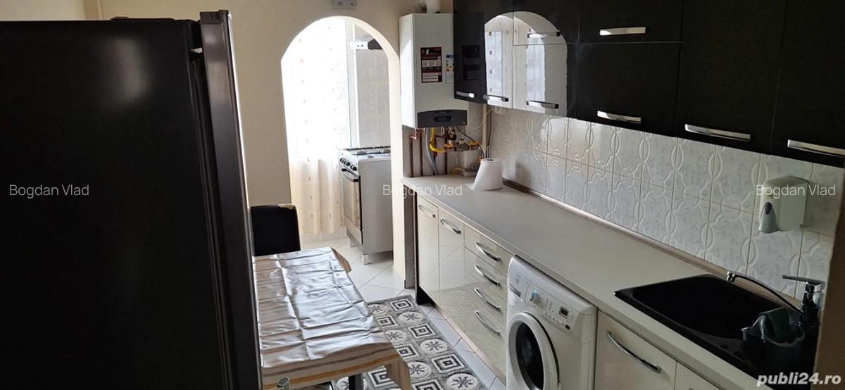 Inchiriez apartament 3 camere - 2