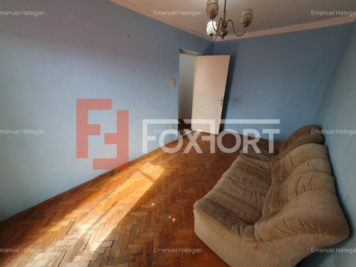 Apartament cu 3 camere decomandat în Dâmbovița - 24
