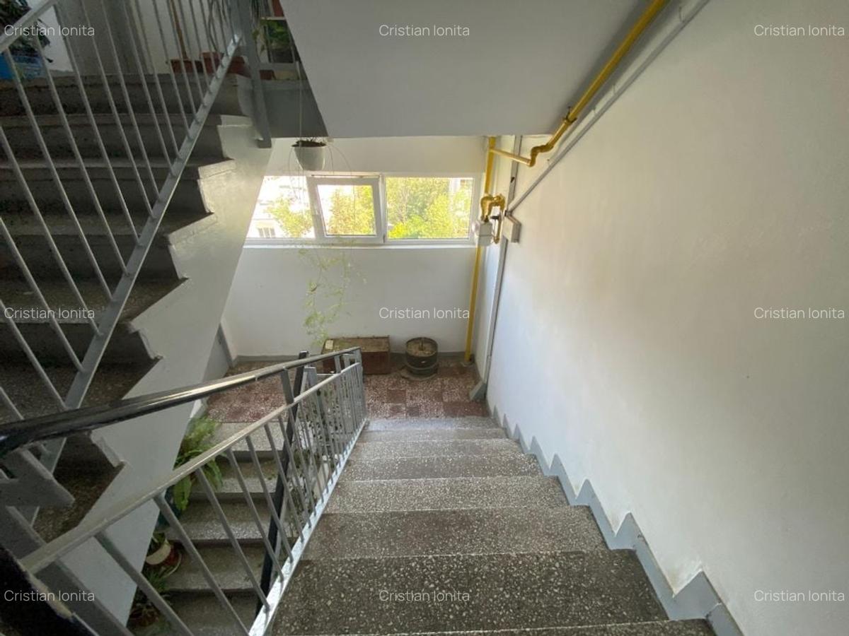 Apartament cu 3 camere semidecomandat în Drumul Taberei - 9