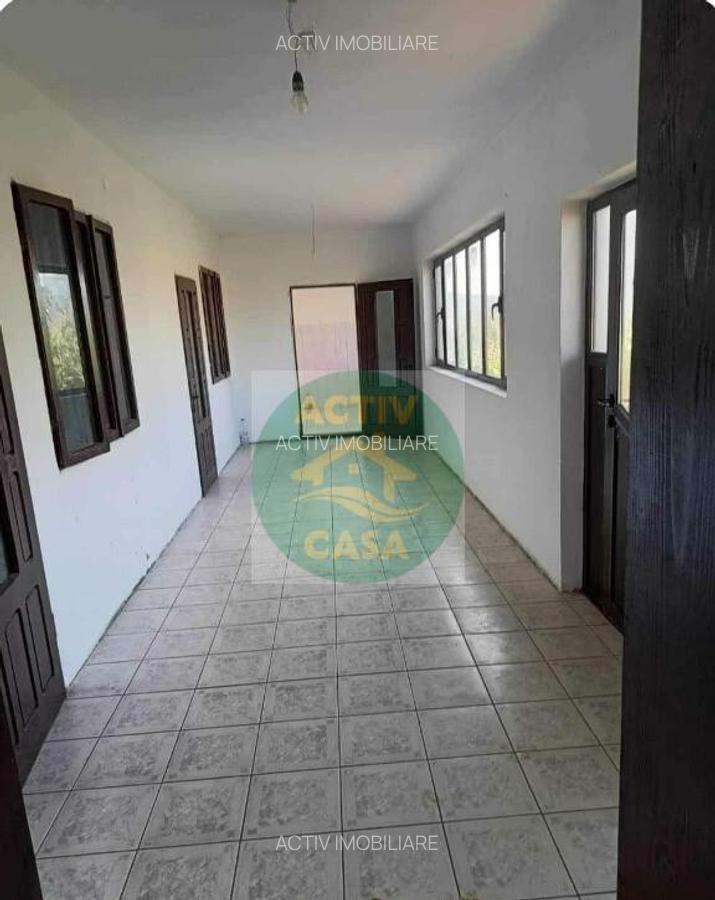 Casa de vanzare, parter si etaj - 7