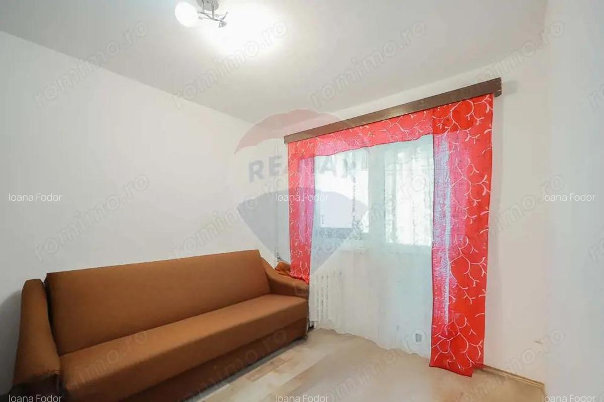 Apartament cu 2 camere de vanzare, etaj 1, in zona Rogerius - 5
