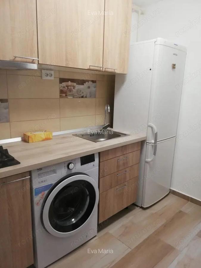 Ofer spre inchiriere o camera in zona complex - 6