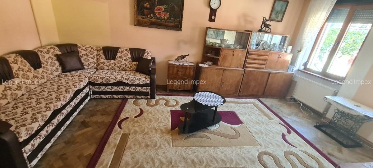 Apartament cu 3 camere decomandat în Centrul Civic - 1