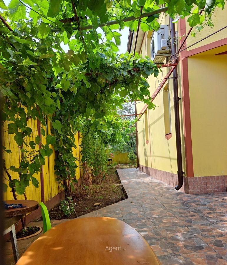 Casă cu 5 camere în Valu lui Traian - 1
