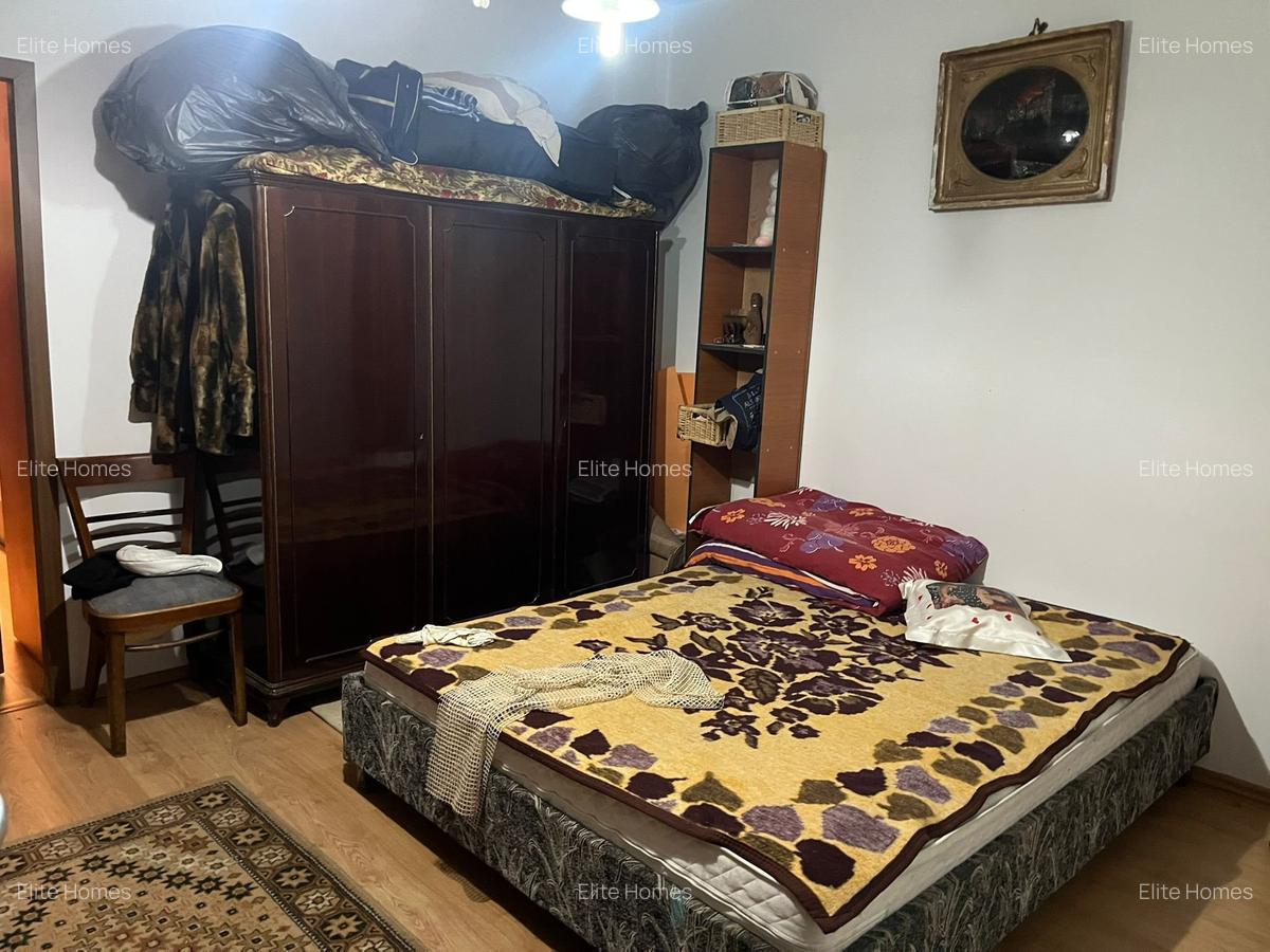 Casă cu 5 camere în 1 Mai - 8