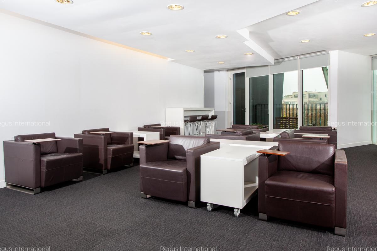 Spațiu de birou privat pentru 4 persoane în Regus Charles de Gaulle Plaza - 3