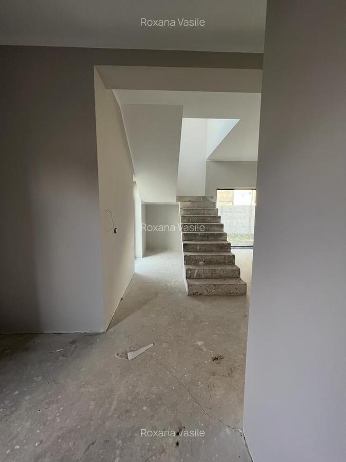 Casa Noua!  Vila Duplex Individuala  4 camere   P+1E Tunari 240 000eur - 4