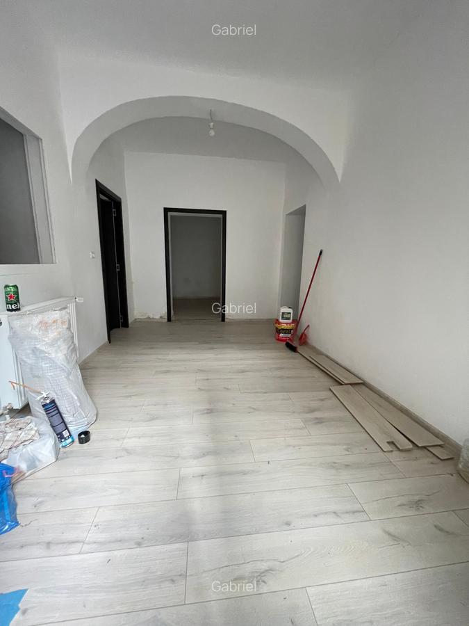 Apartament cu 3 camere semidecomandat în P-ța Unirii - 7