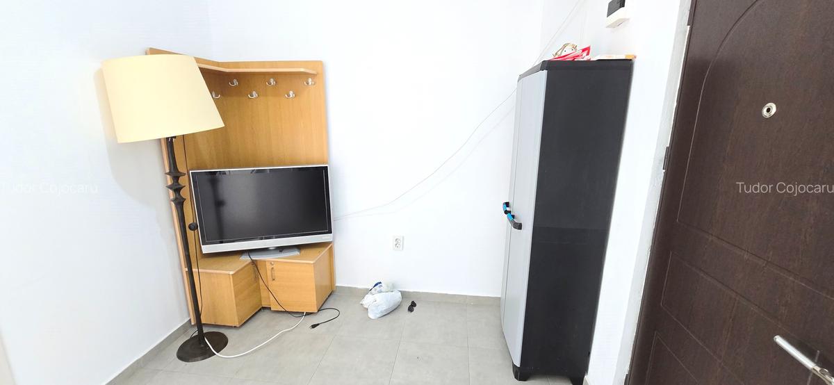 Garsonieră decomandată, mobilată în Bucium - 7