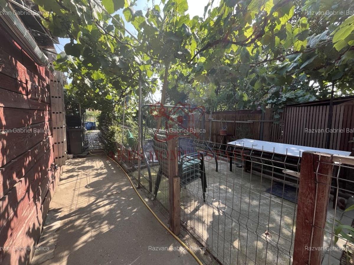 Casă individuală P+1+pod, pe piloni cu panouri solare - 17