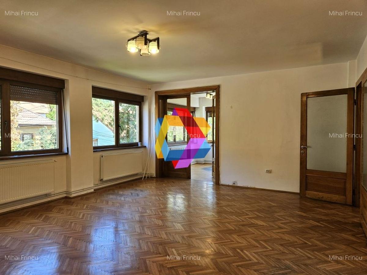 Casa deosebita cu 6 camere Central Brașov - 210 mp - 12