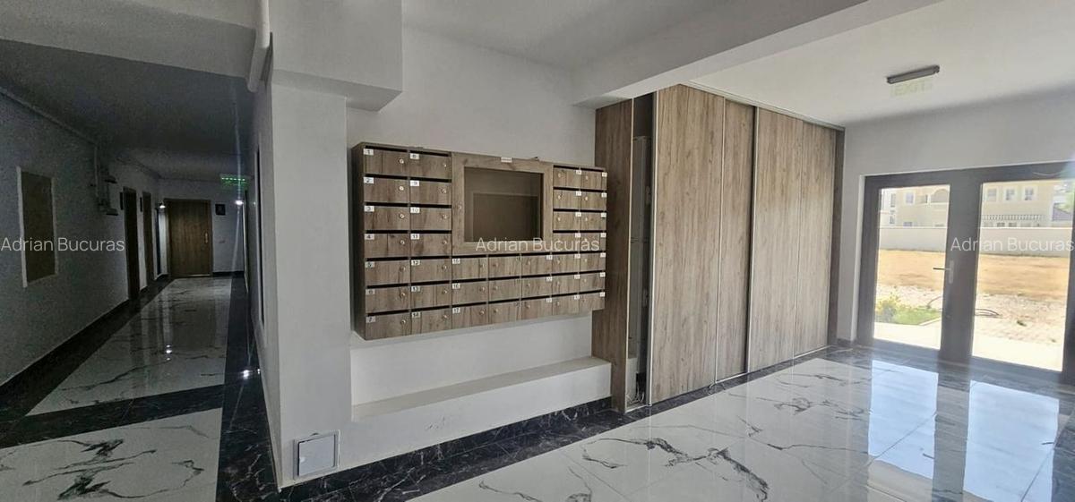 Apartament cu 4 camere decomandat în Tractorul - 2