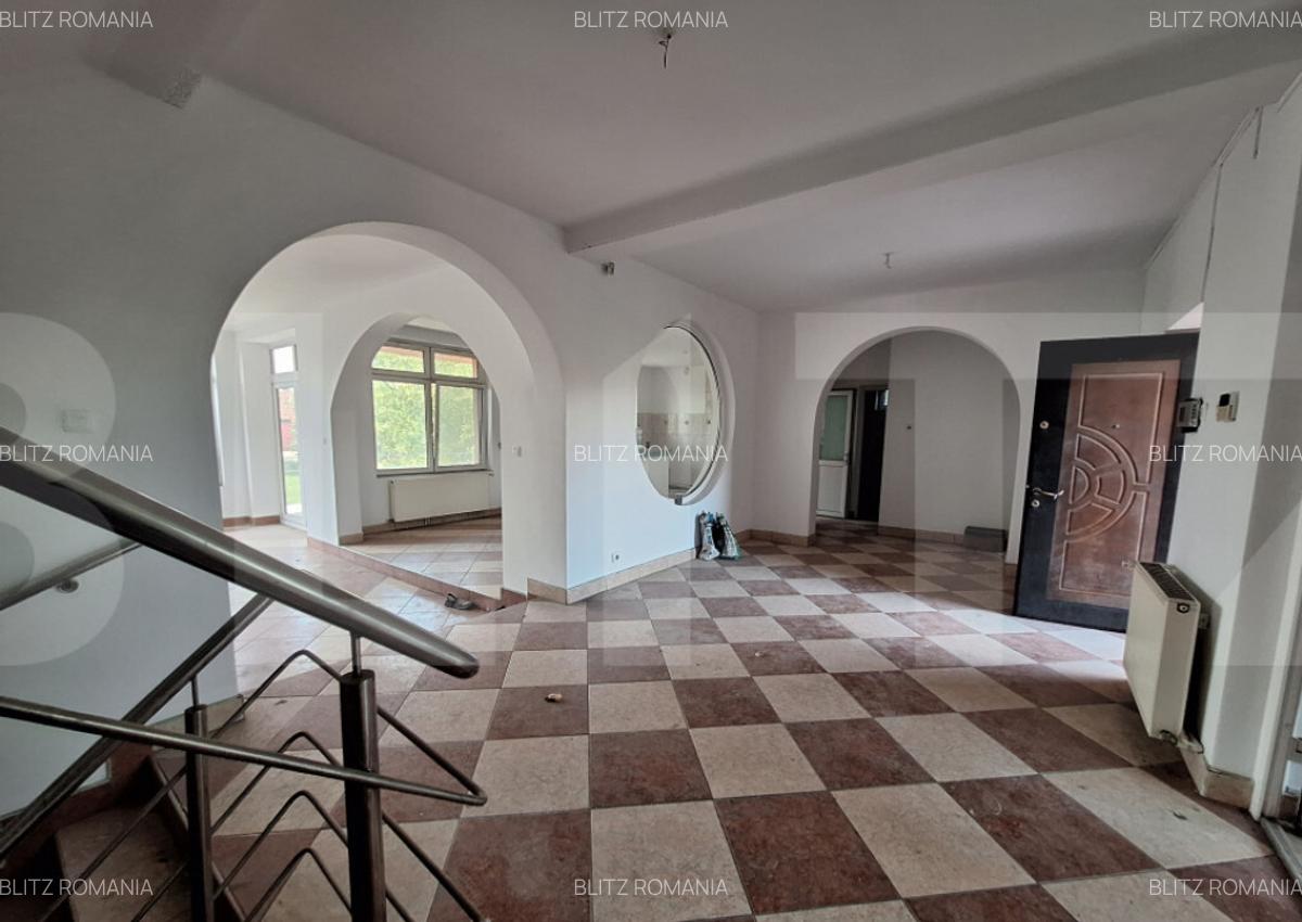OPORTUNITE! Casa individuala, 8 camere, 3 garaje, 3 terase, - 9