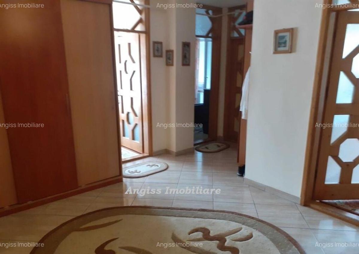APARTAMENT 3 CAMERE -BISERICA CU CEAS - 3
