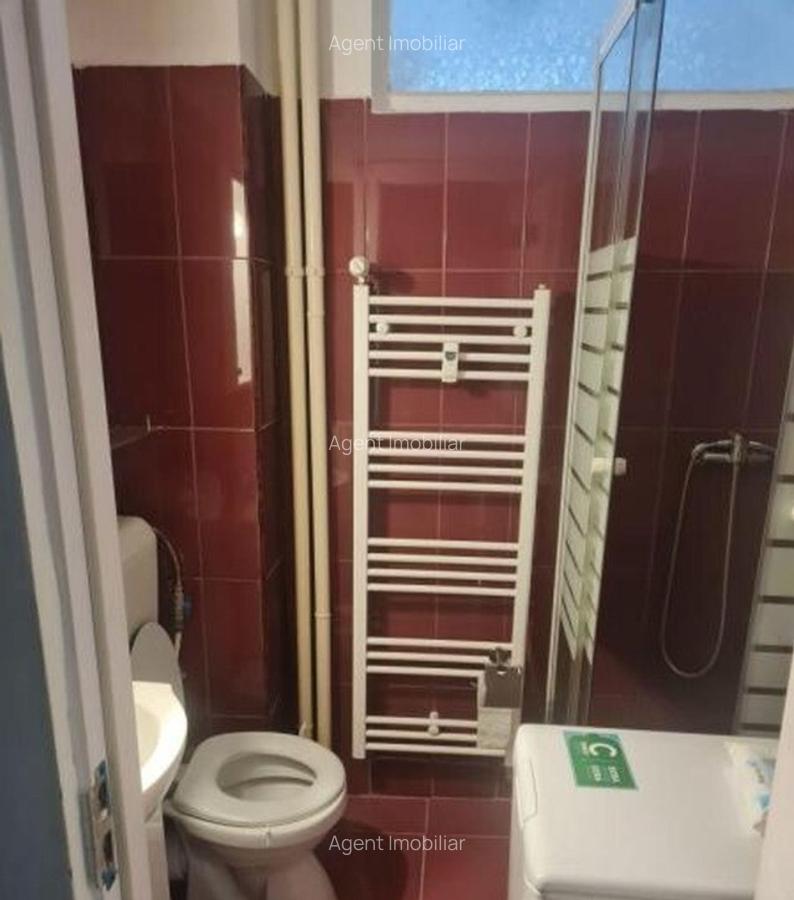 Obor metrou etaj 7 semidecomandat - 8