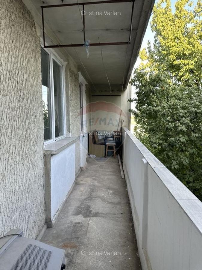 Apartament cu 4 camere de vanzare Roman central - 9
