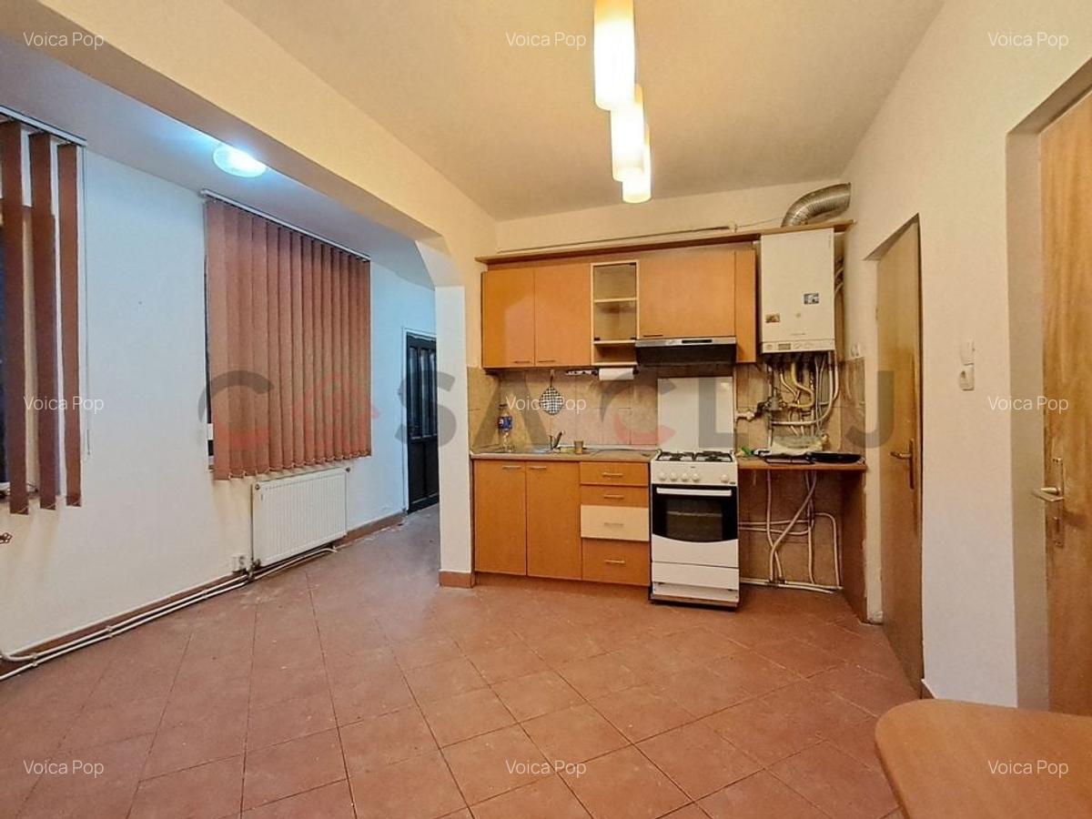 Casă calcan, Curte,  grădină, Iris!! - 3